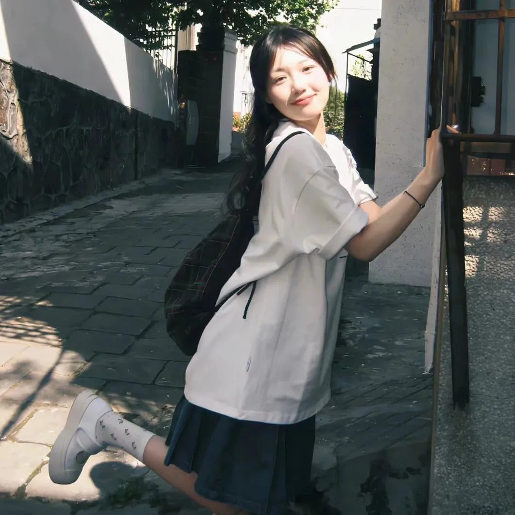 空庭雨打旧时灯